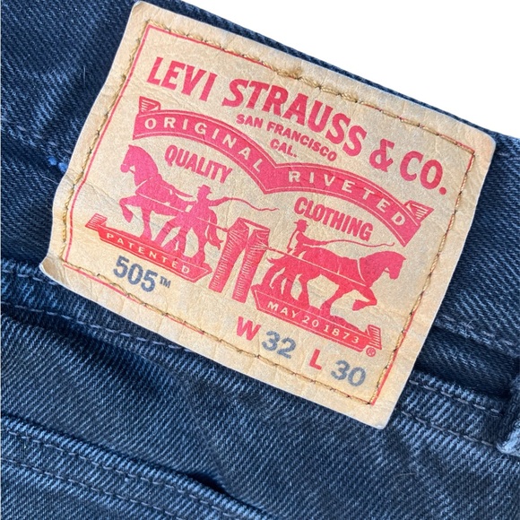 Levi’s Classic Straight 505 Jeans Iconic Design Black Size 32 - Picture 1 of 3